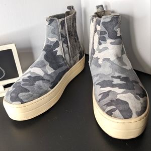 J Slides 8 grey camo hypo suede leather hi top slip on platform sneaker boots